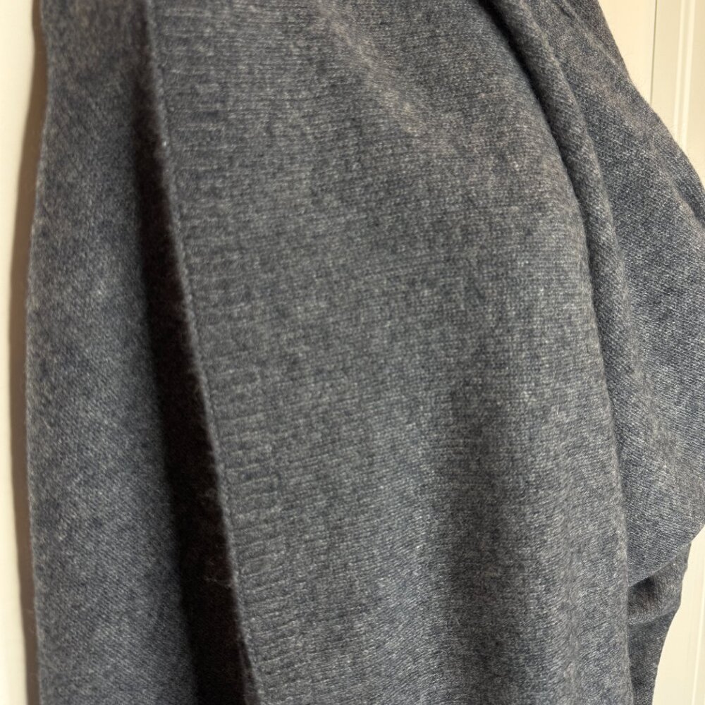 Nordstrom 100% Cashmere Wrap Scarf Gray NWT Luxury Shawl - Picture 8 of 11